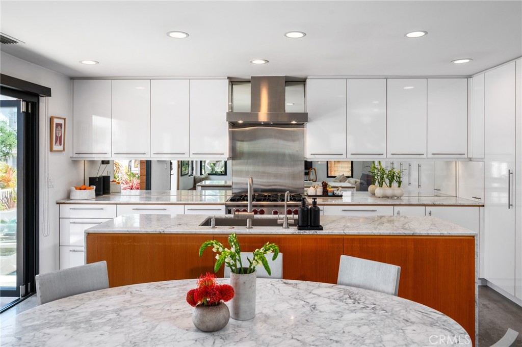 324 6th Street
