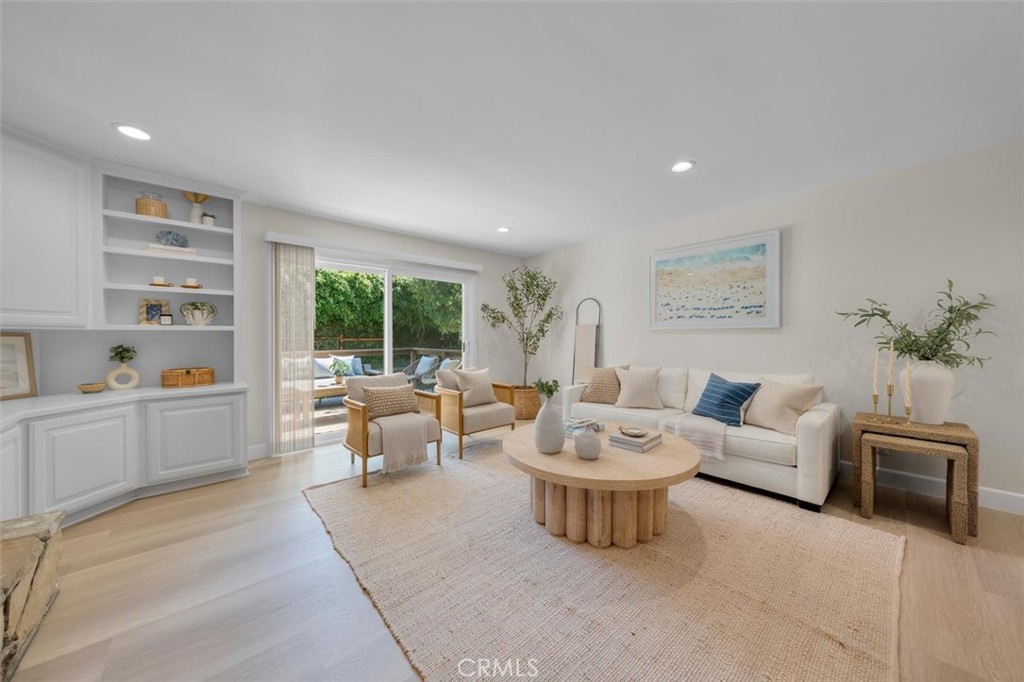 304 N Meadows