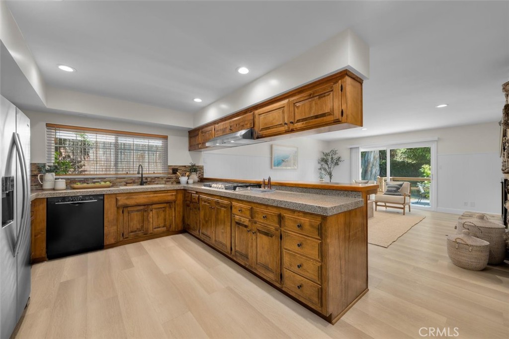 304 N Meadows