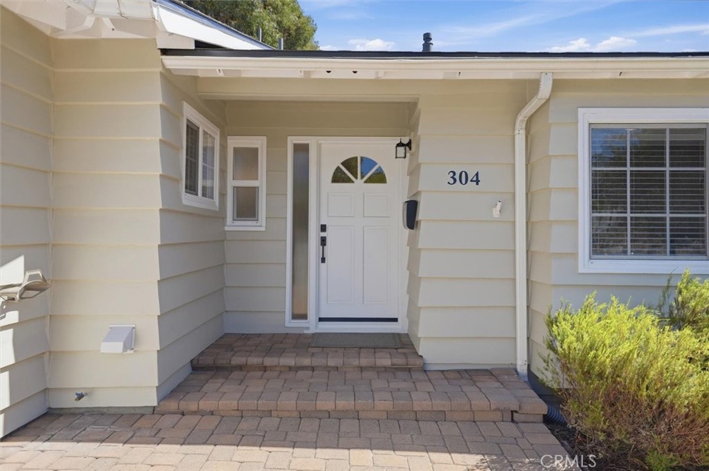 304 N Meadows