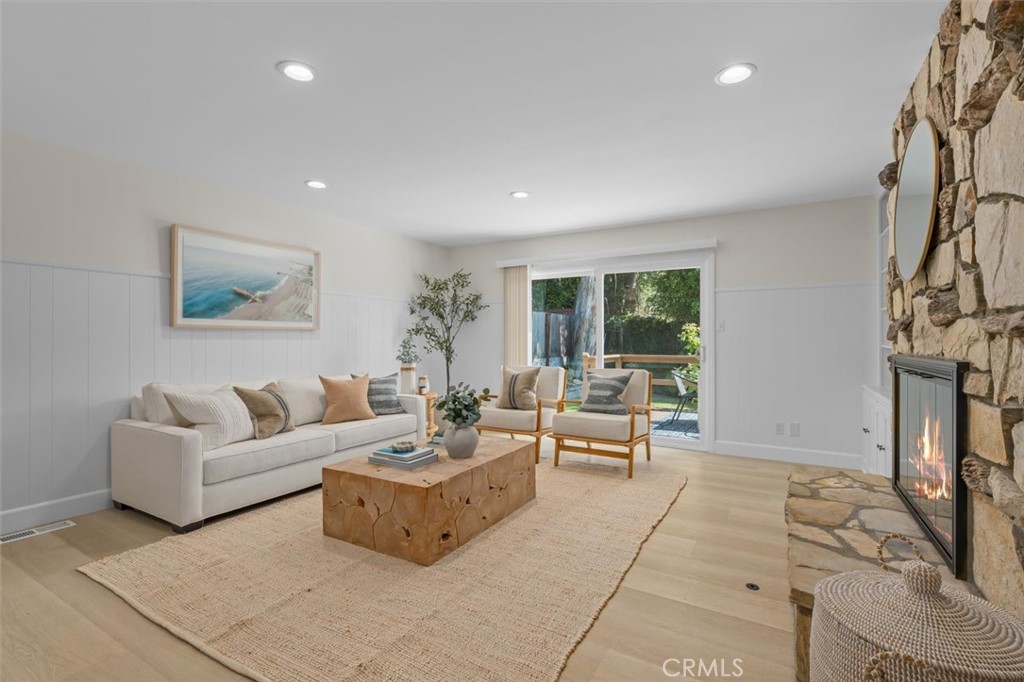 304 N Meadows
