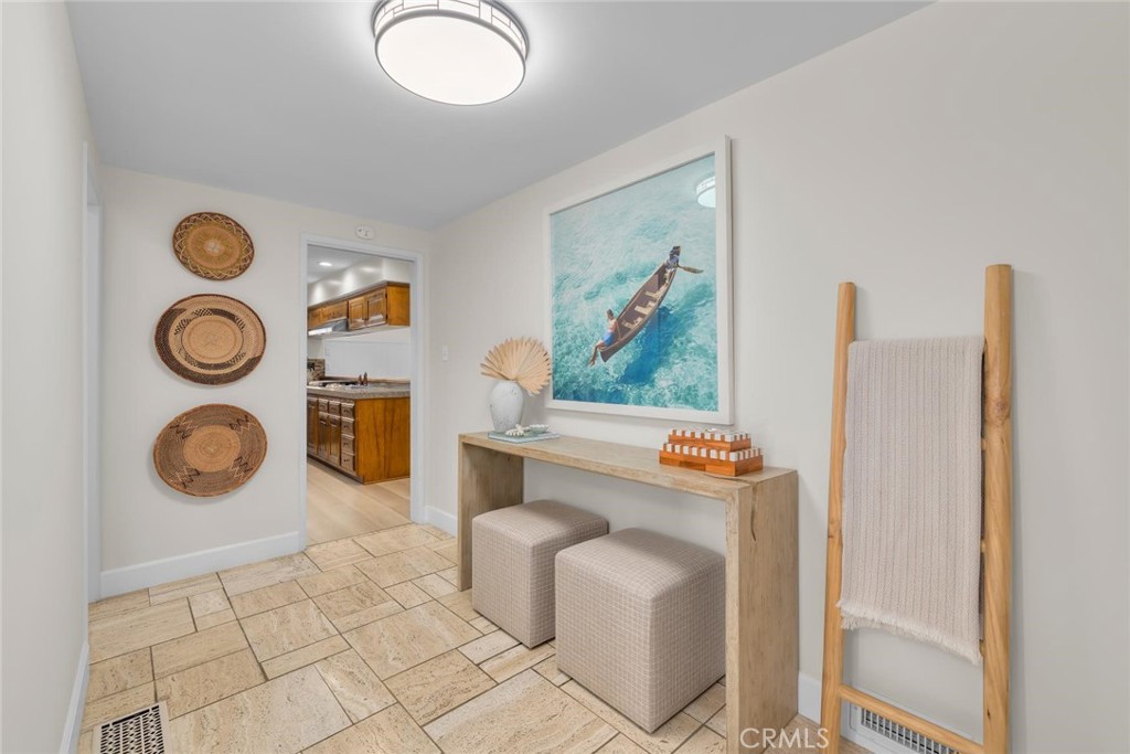 304 N Meadows