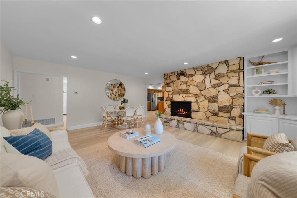 304 N Meadows