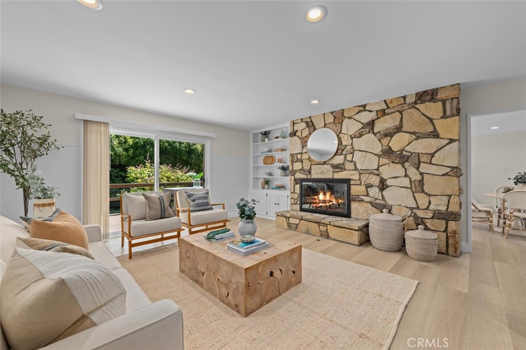 304 N Meadows