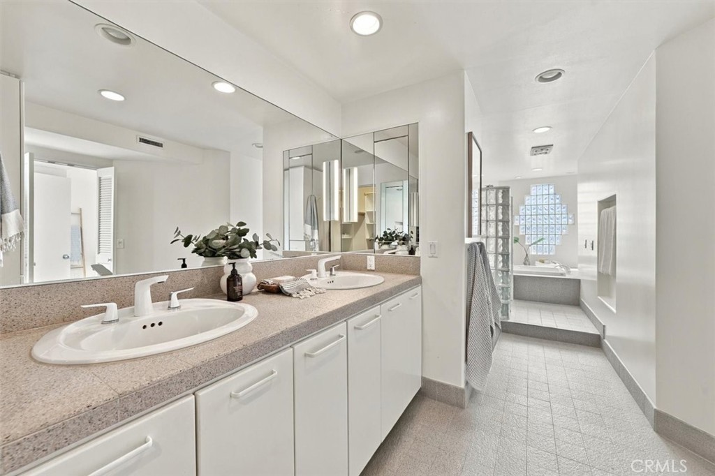 17 16th Street