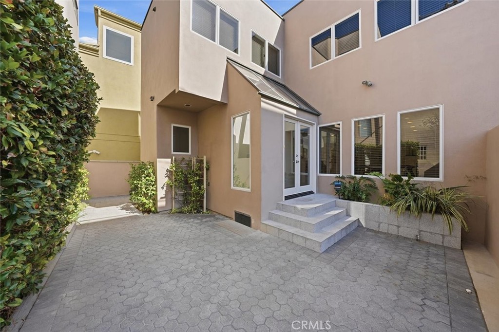 17 16th Street