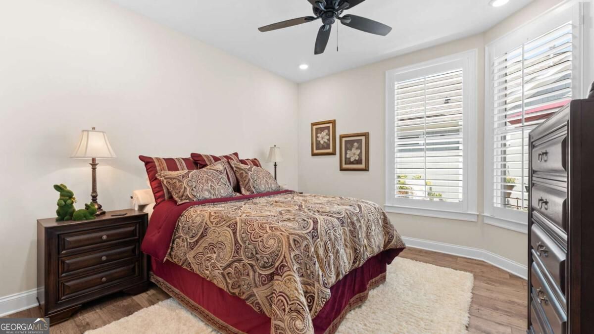 3337 Fishpond Circle