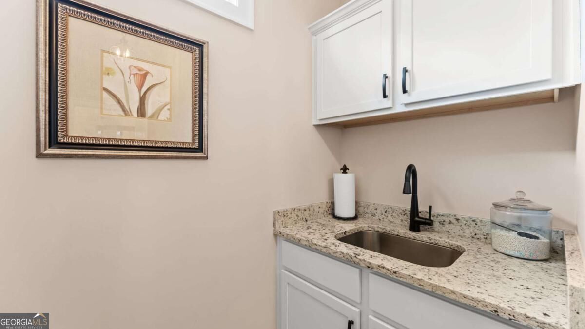 3337 Fishpond Circle