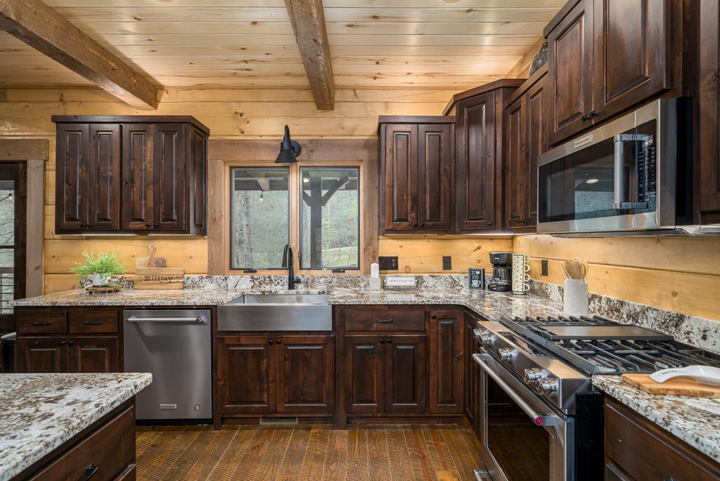 70 Cabin Ct