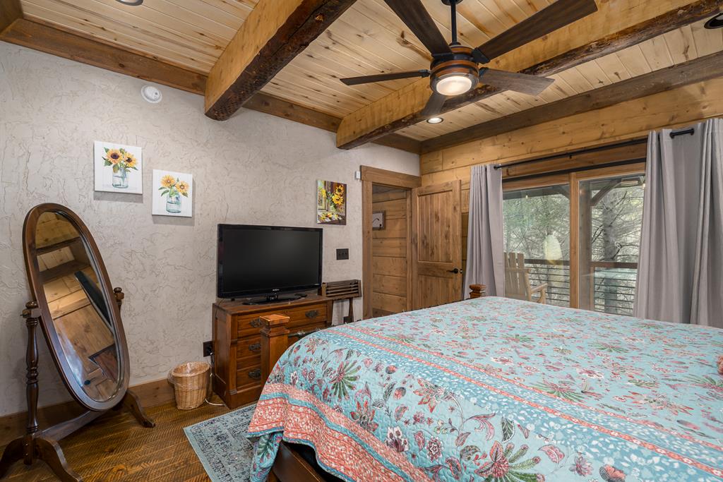 70 Cabin Ct