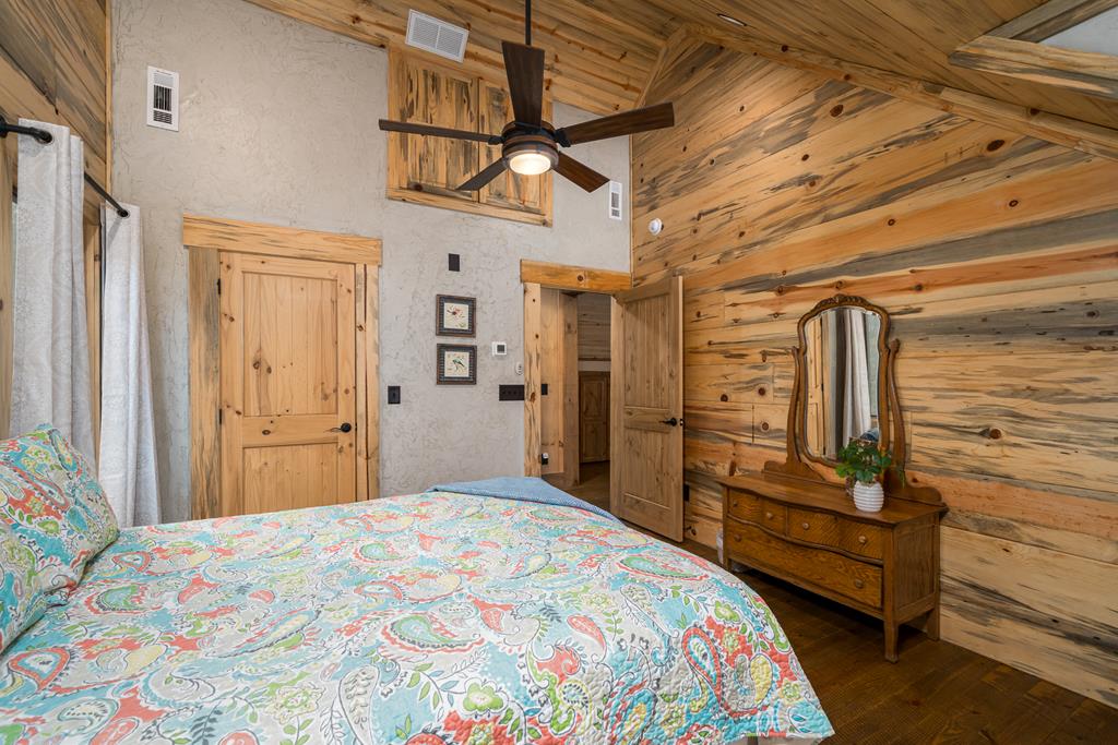 70 Cabin Ct