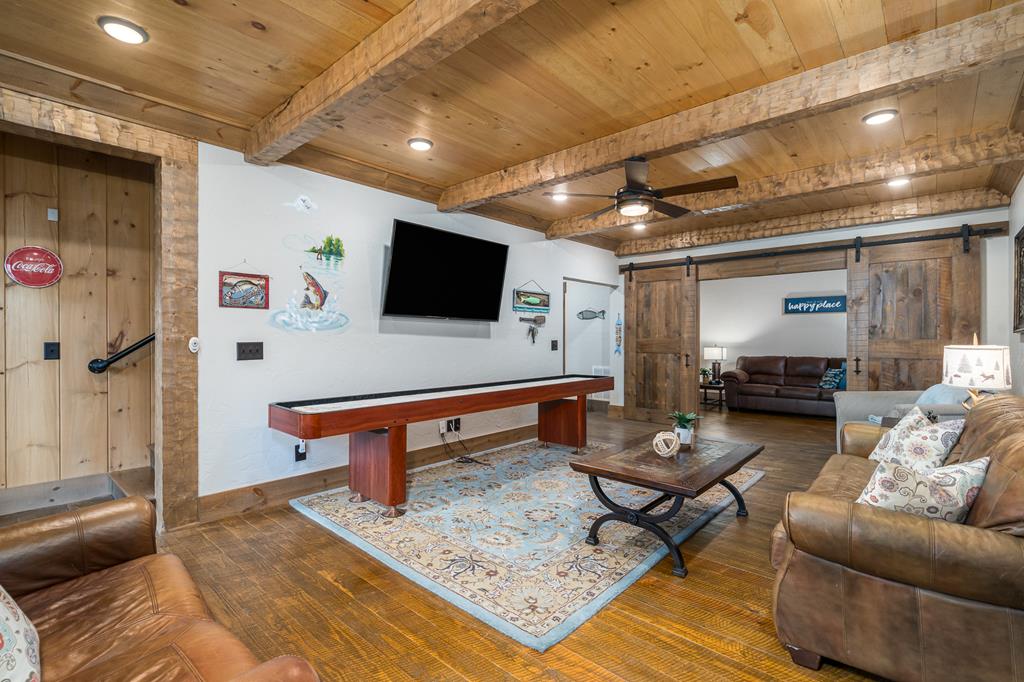 70 Cabin Ct