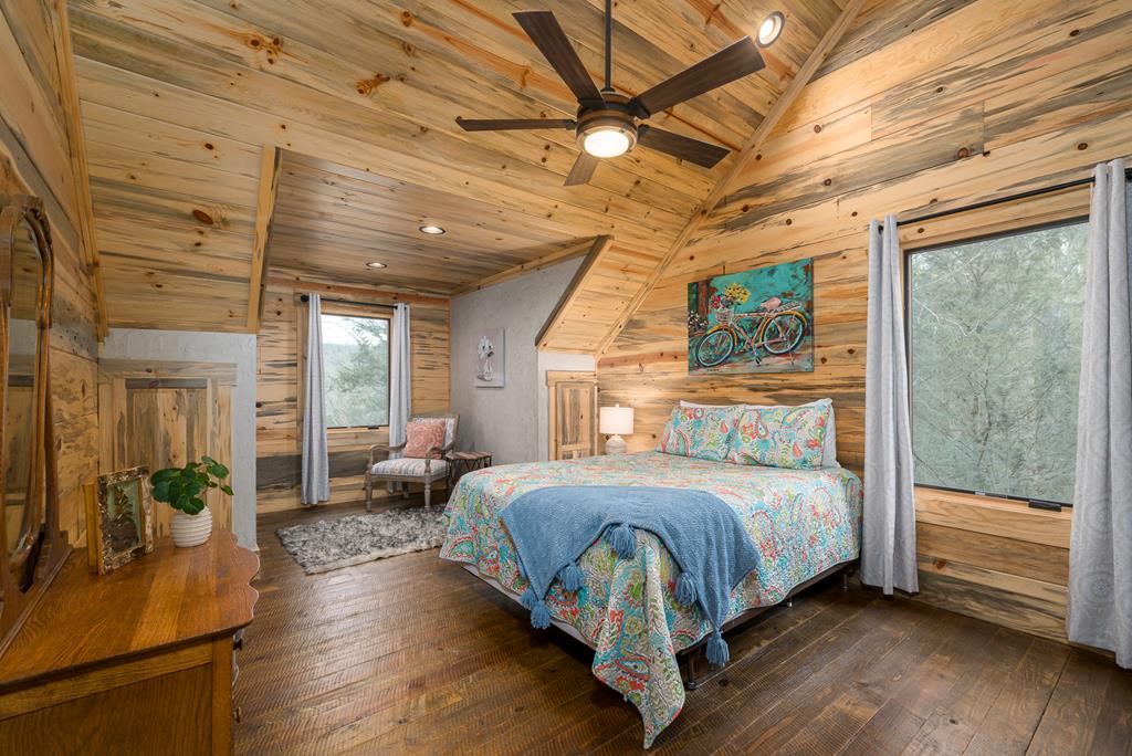 70 Cabin Ct
