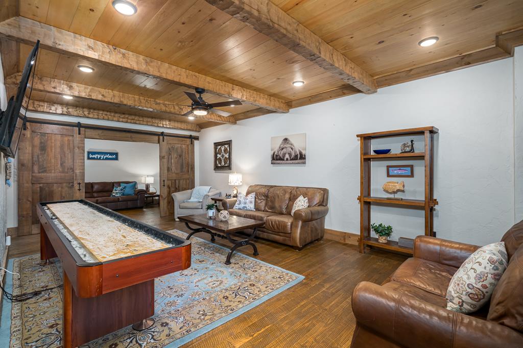 70 Cabin Ct