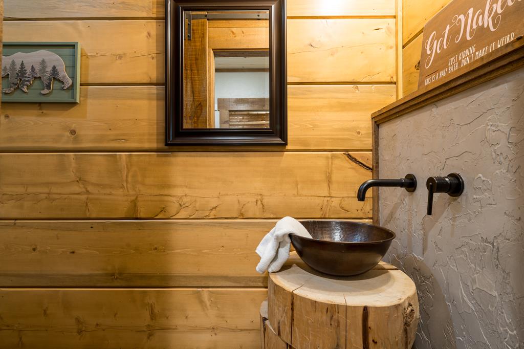 70 Cabin Ct