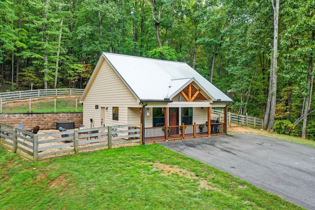 415 Woods Road