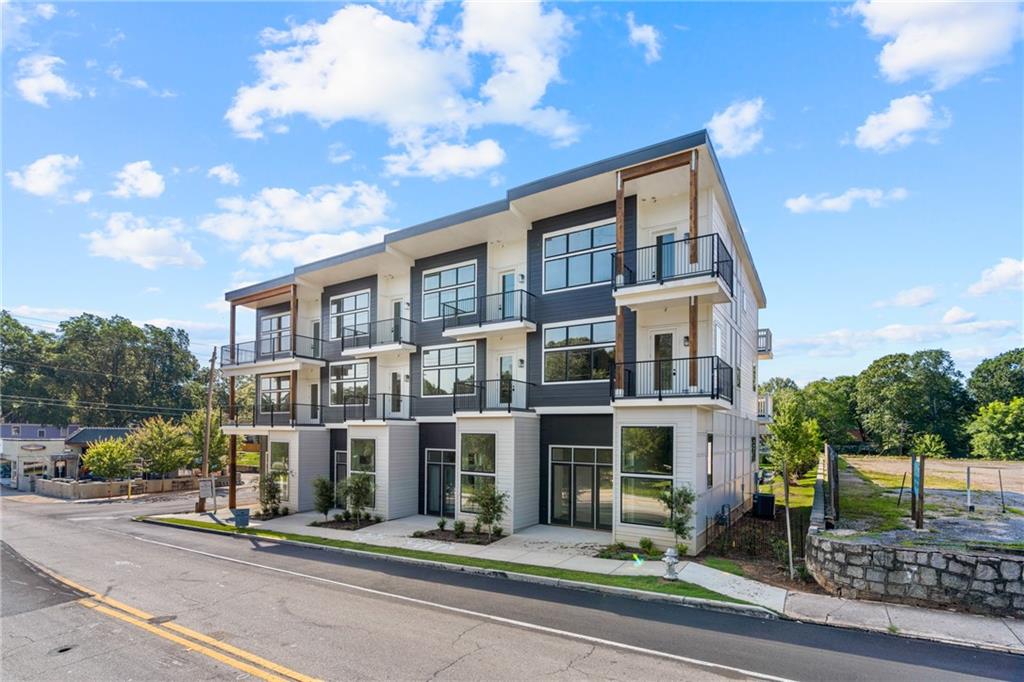 808 W College Avenue