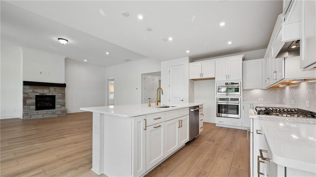 380 Huron Lane