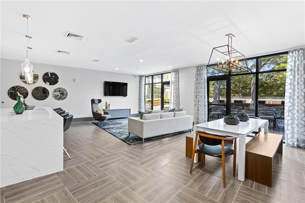 775 Juniper Street NE Unit 522