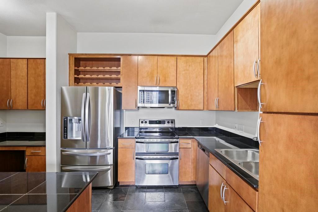 3445 Stratford Road NE Unit 1604