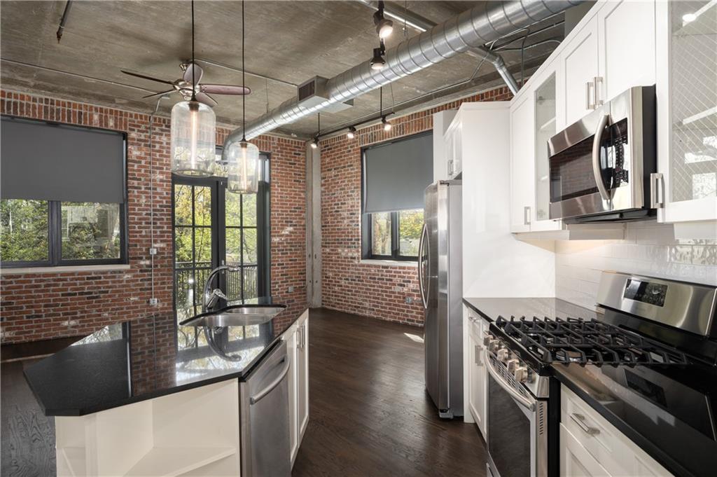 3235 Roswell Road Unit 407