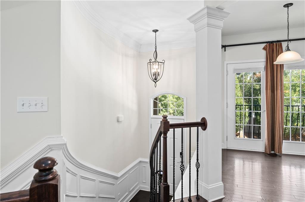 318 Ardmore Court NW