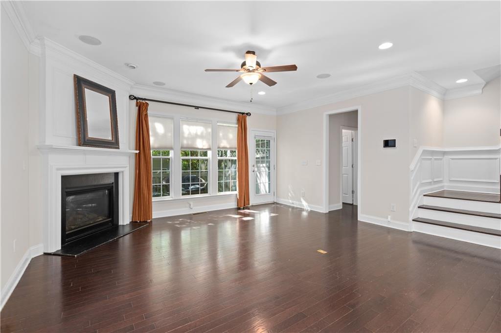 318 Ardmore Court NW