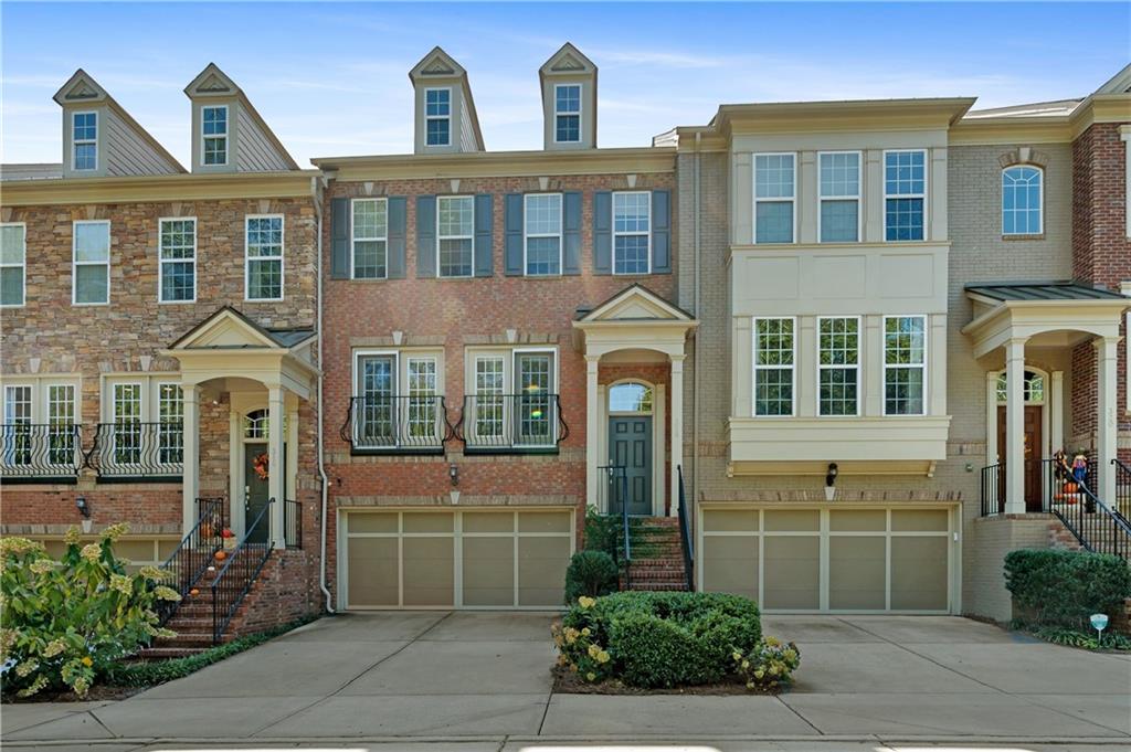318 Ardmore Court NW