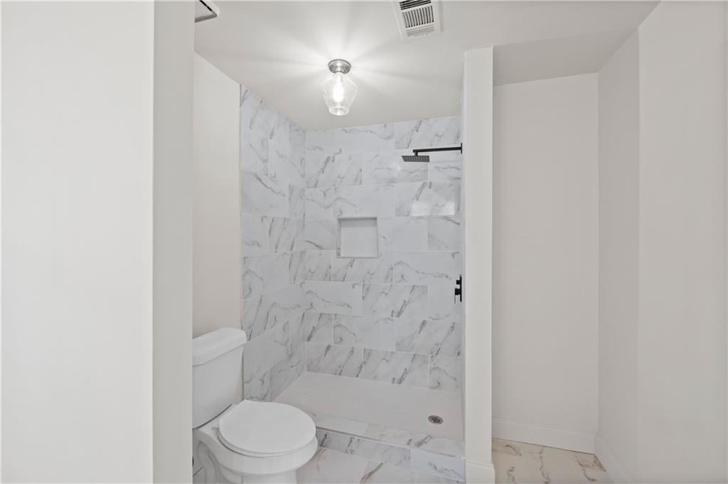 1375 Wenlock Edge Cove