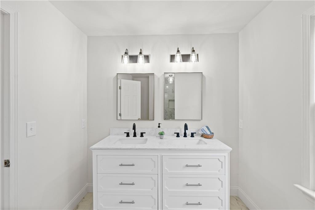 1375 Wenlock Edge Cove