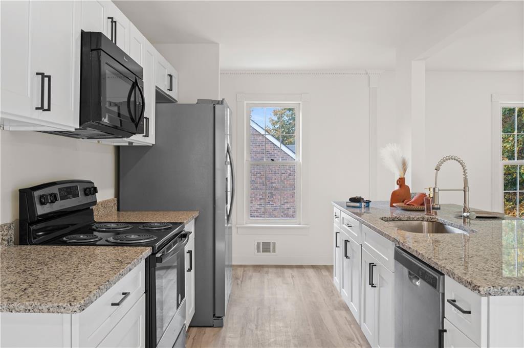 1375 Wenlock Edge Cove