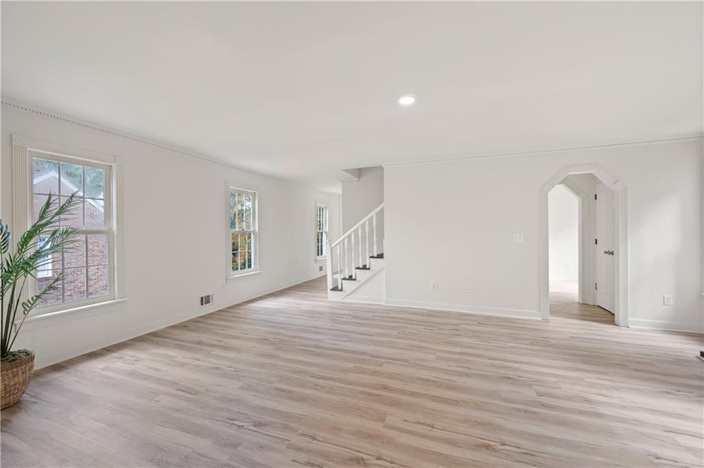 1375 Wenlock Edge Cove