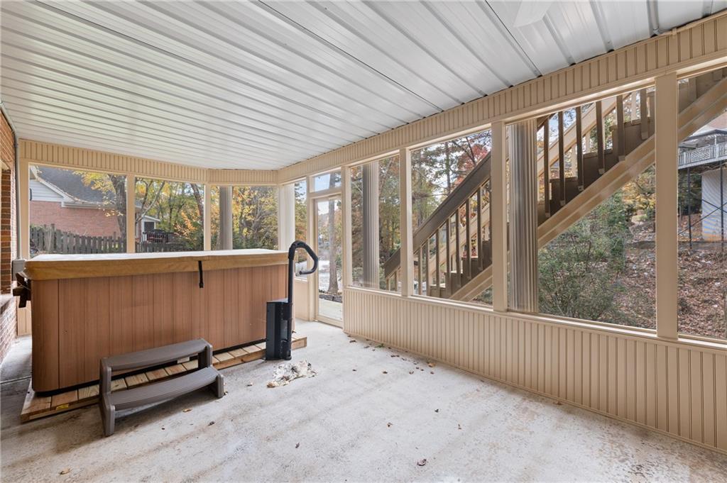 2060 Brassfield Way