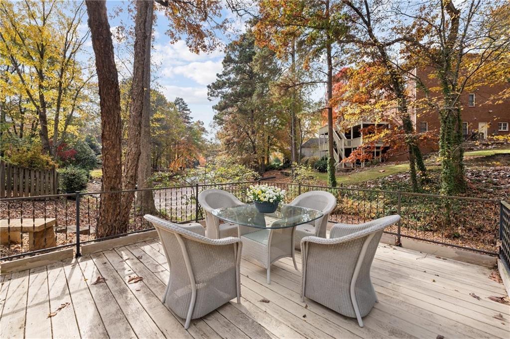 2060 Brassfield Way