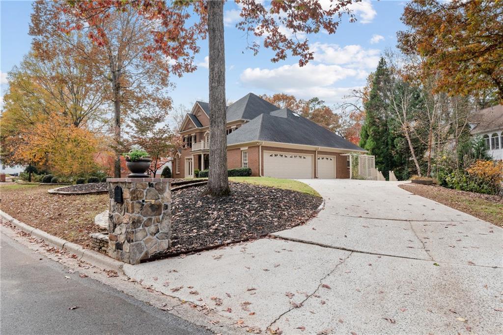 2060 Brassfield Way