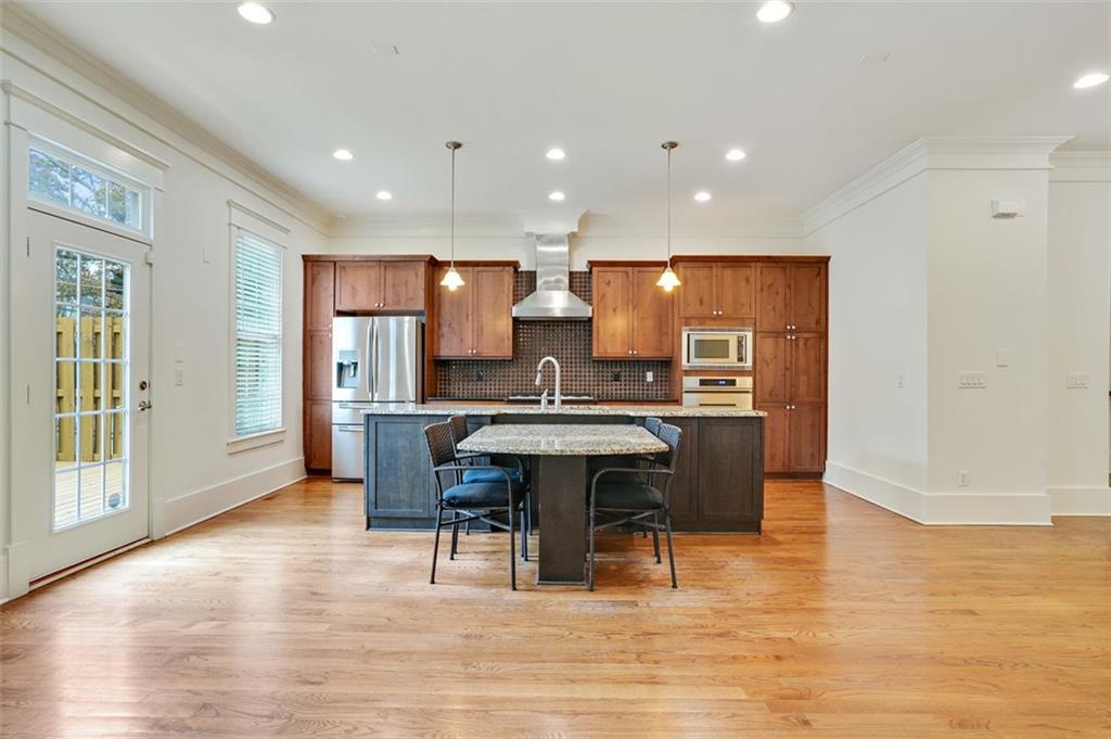 1199 Apperley Place