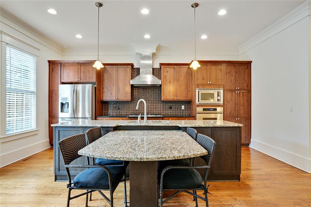 1199 Apperley Place