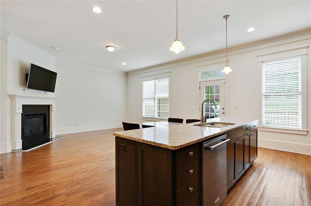 1199 Apperley Place
