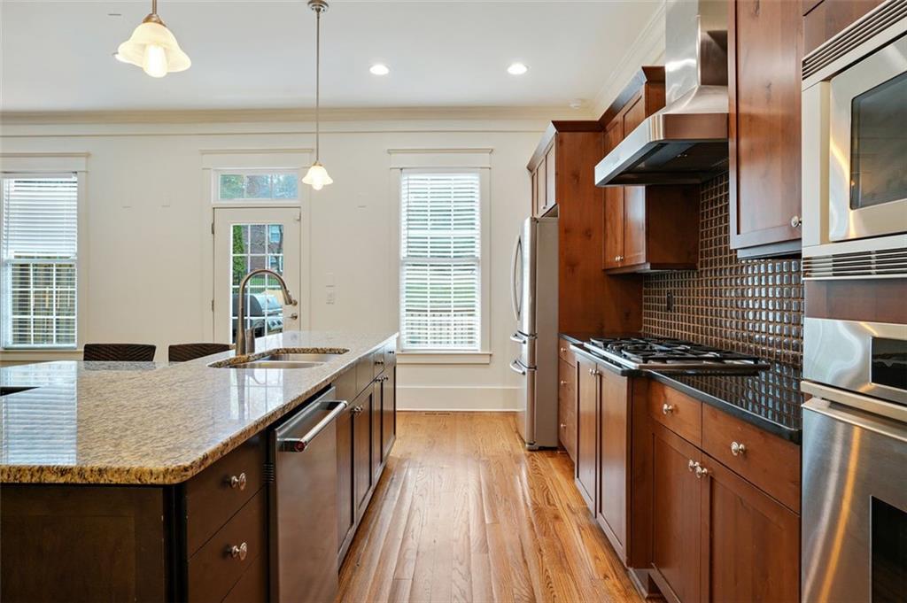 1199 Apperley Place