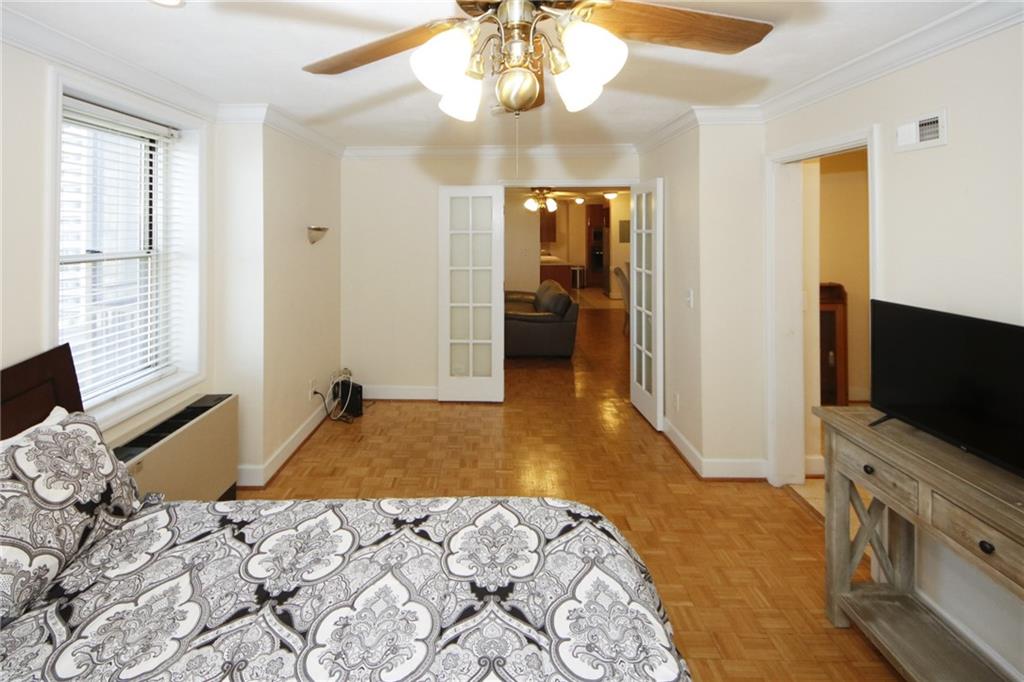 300 Peachtree Unit 9i
