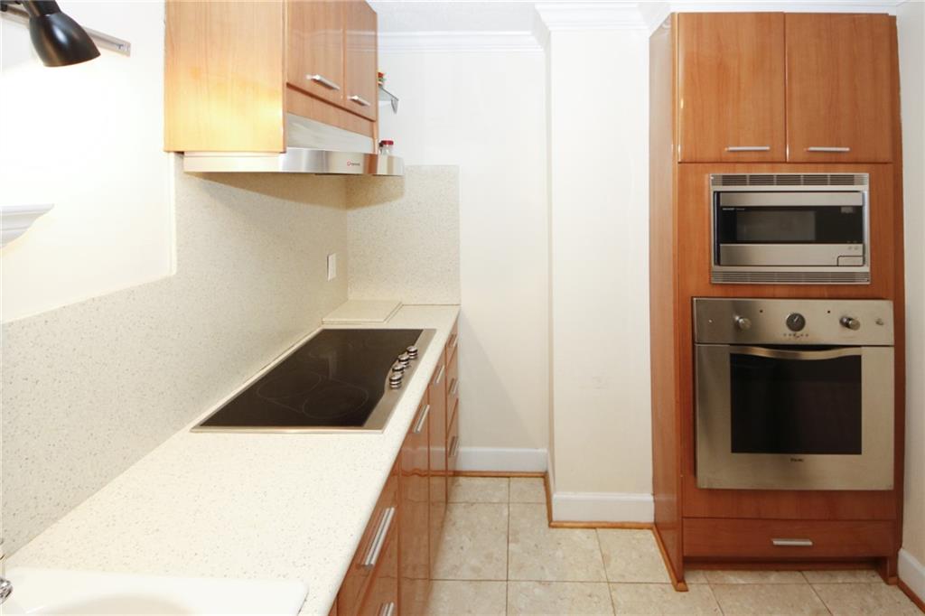 300 Peachtree Unit 9i