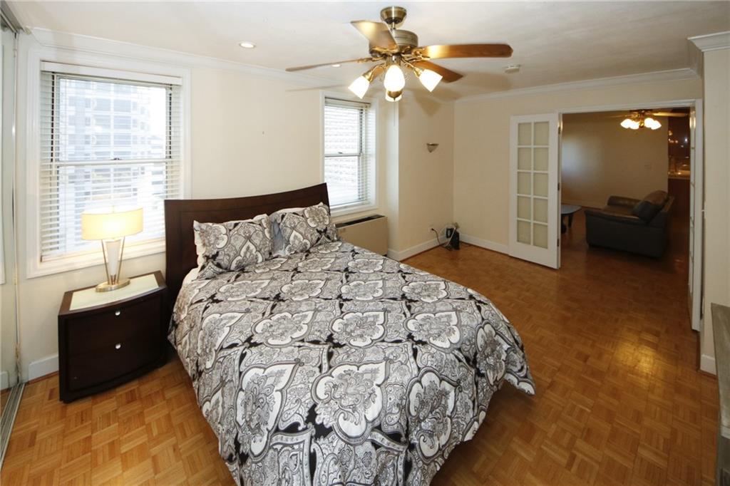 300 Peachtree Unit 9i