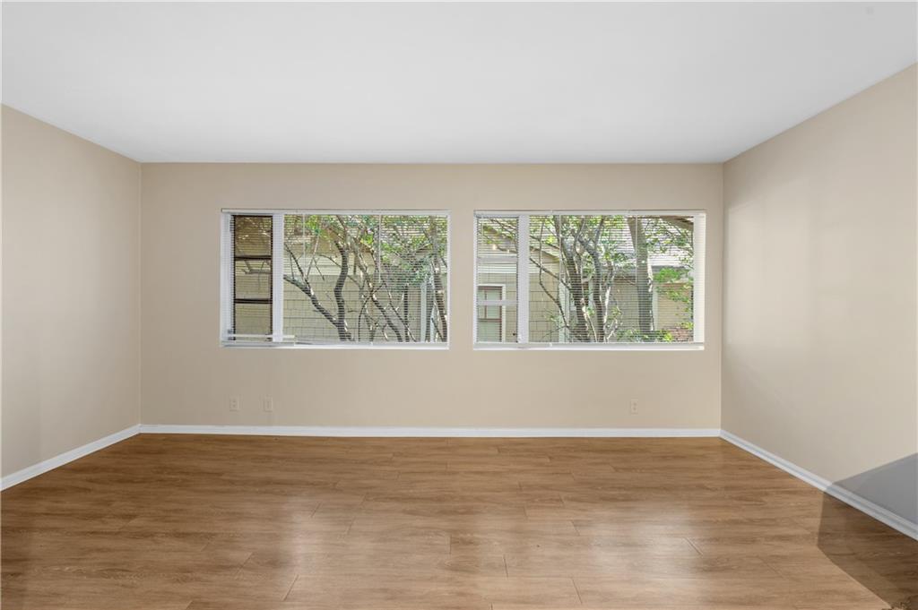 11 Peachtree Hills Avenue NE Unit B7