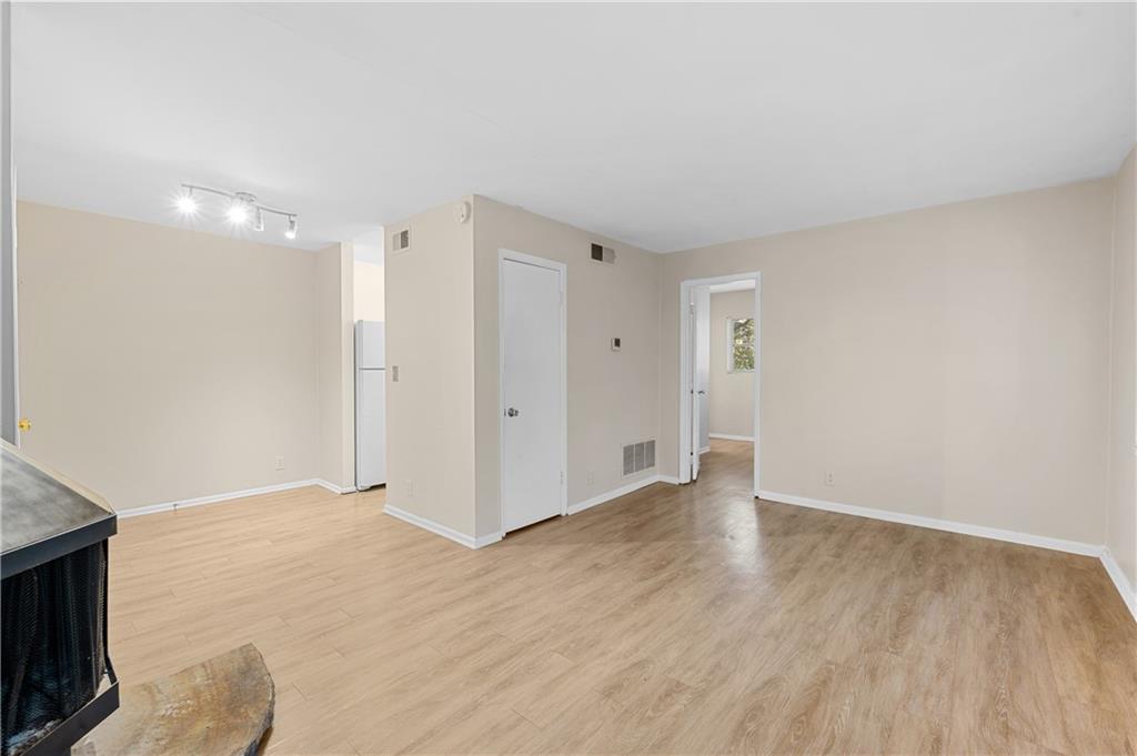 11 Peachtree Hills Avenue NE Unit B7
