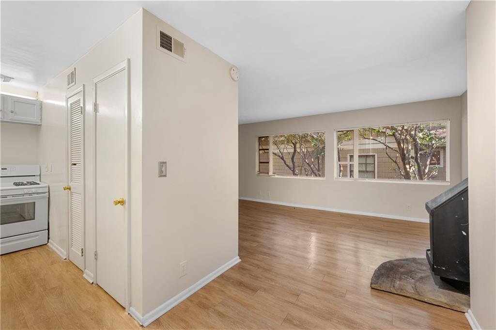 11 Peachtree Hills Avenue NE Unit B7