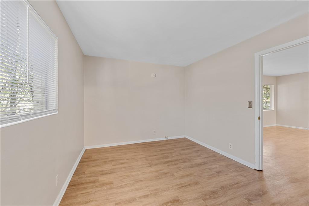 11 Peachtree Hills Avenue NE Unit B7