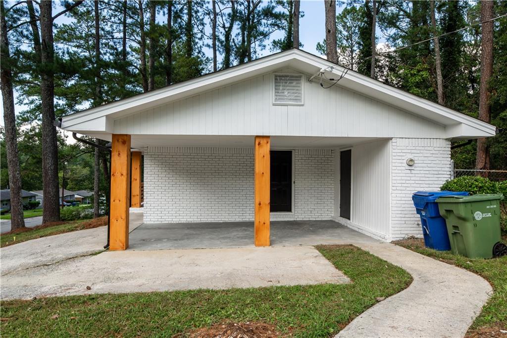 180 Lydia Drive SE
