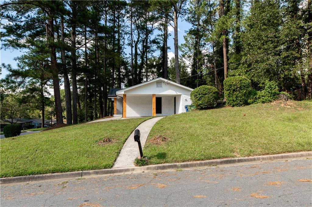 180 Lydia Drive SE