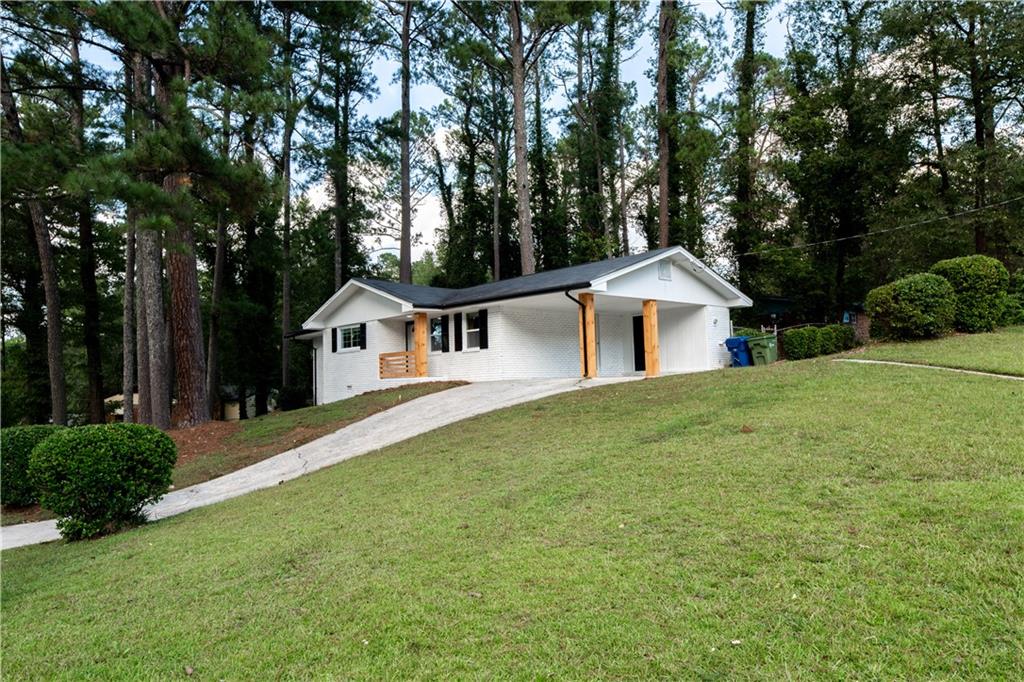 180 Lydia Drive SE