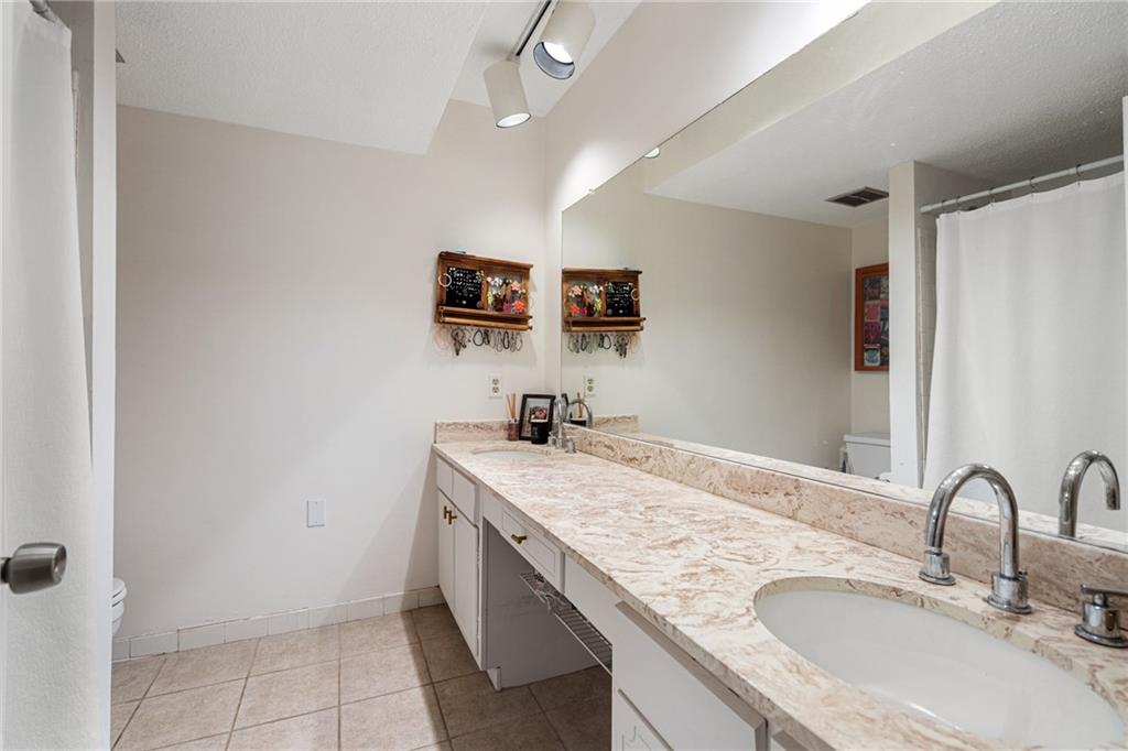6851 Roswell Road Unit F15